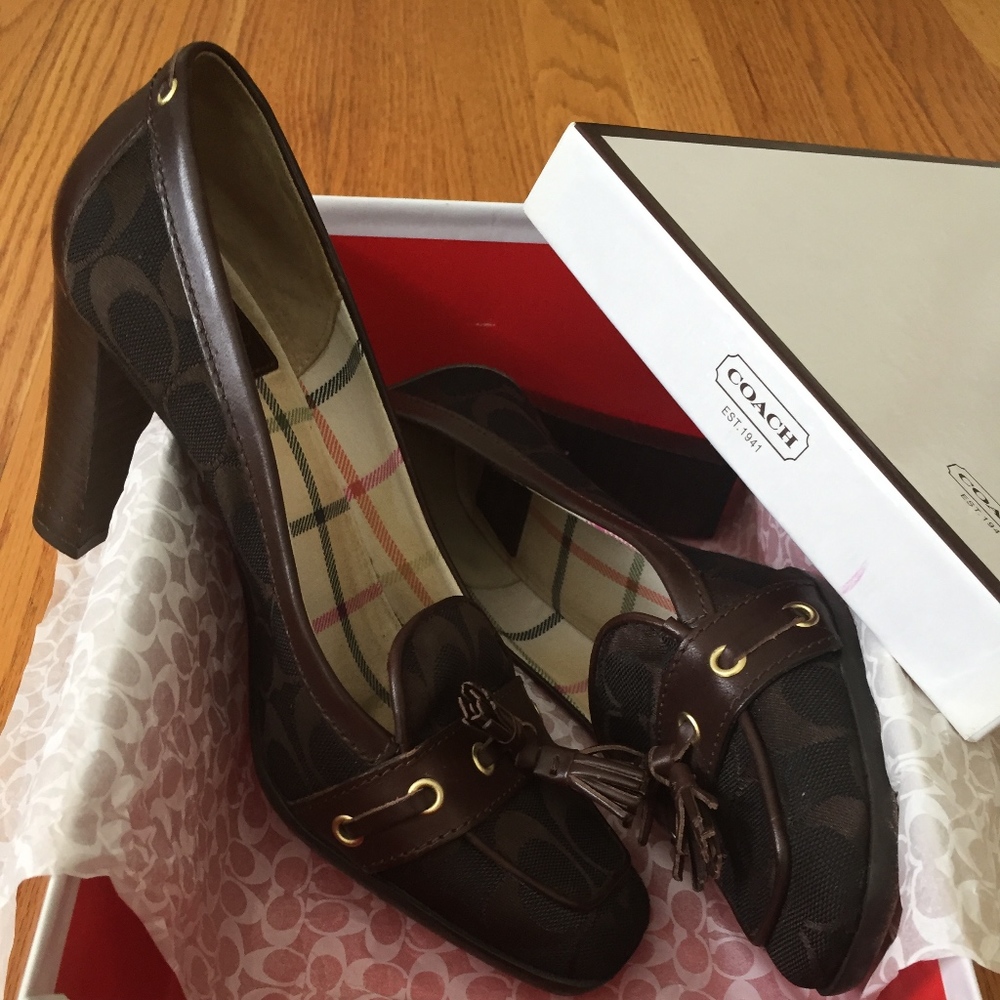 Coach Signature Pumps